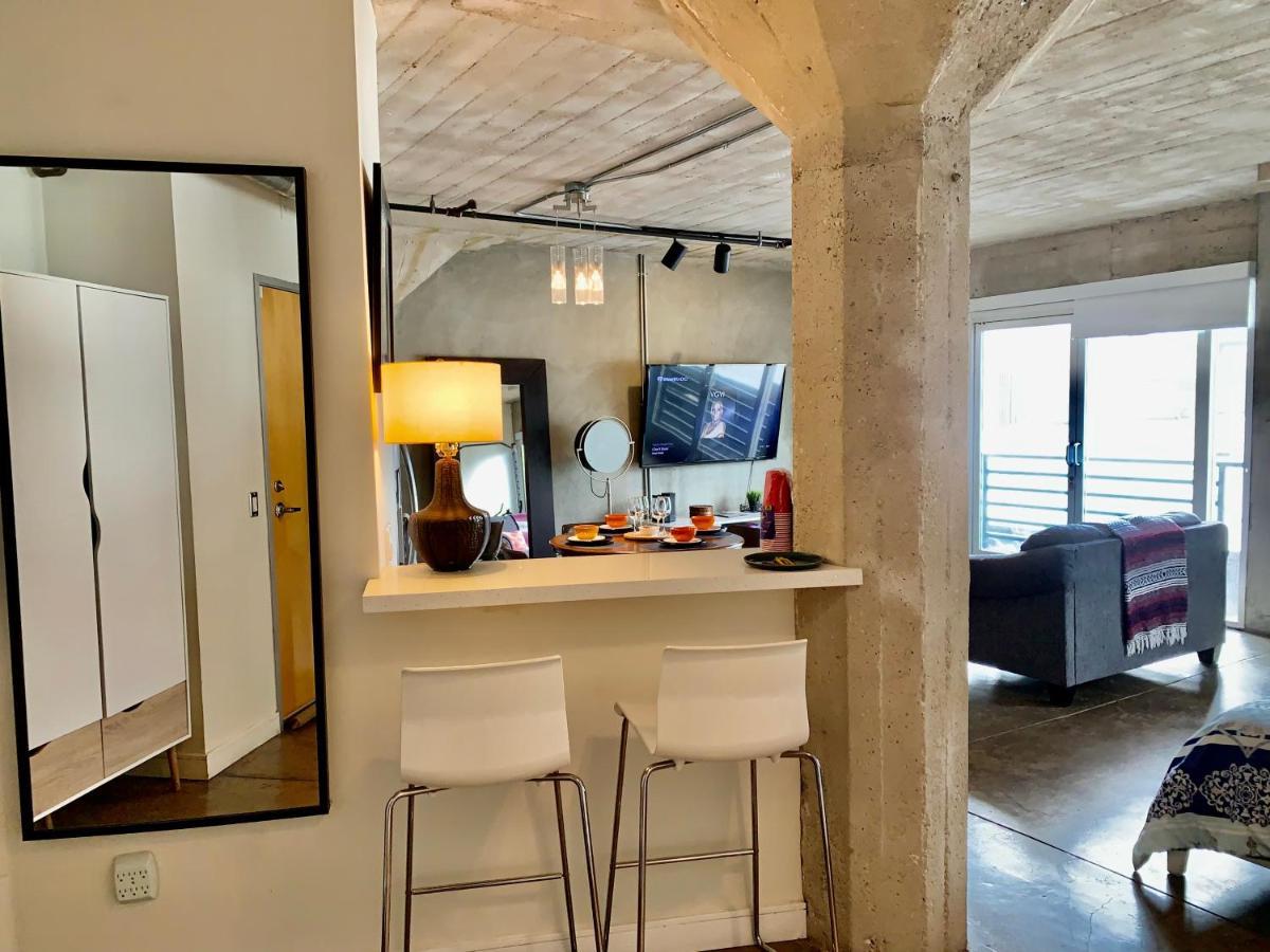 Charming Lofts In The Heart Of Hollywood Apartment Los Angeles Room photo